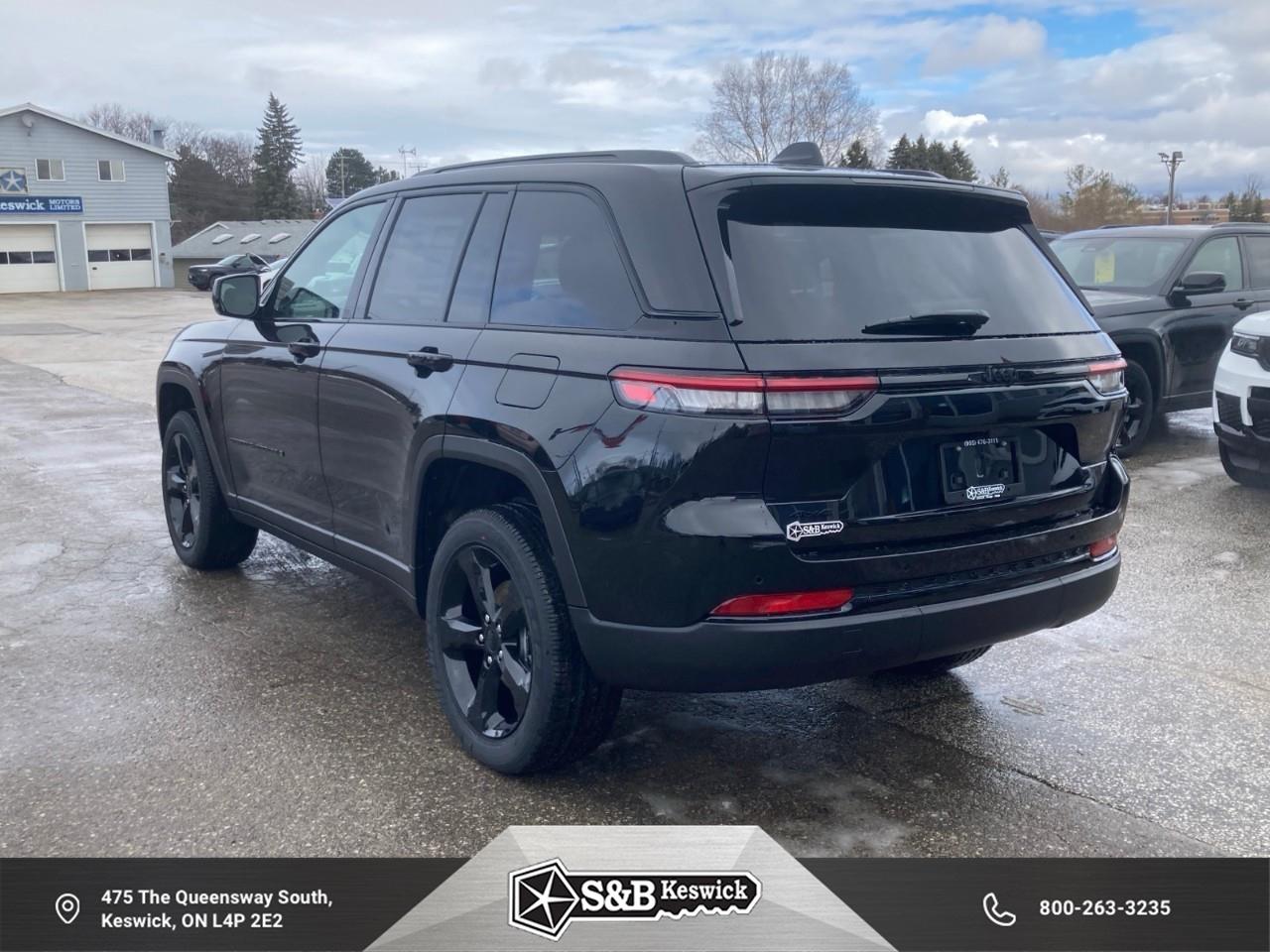 2025 Jeep Grand Cherokee Laredo 4dr 4x4 Photo