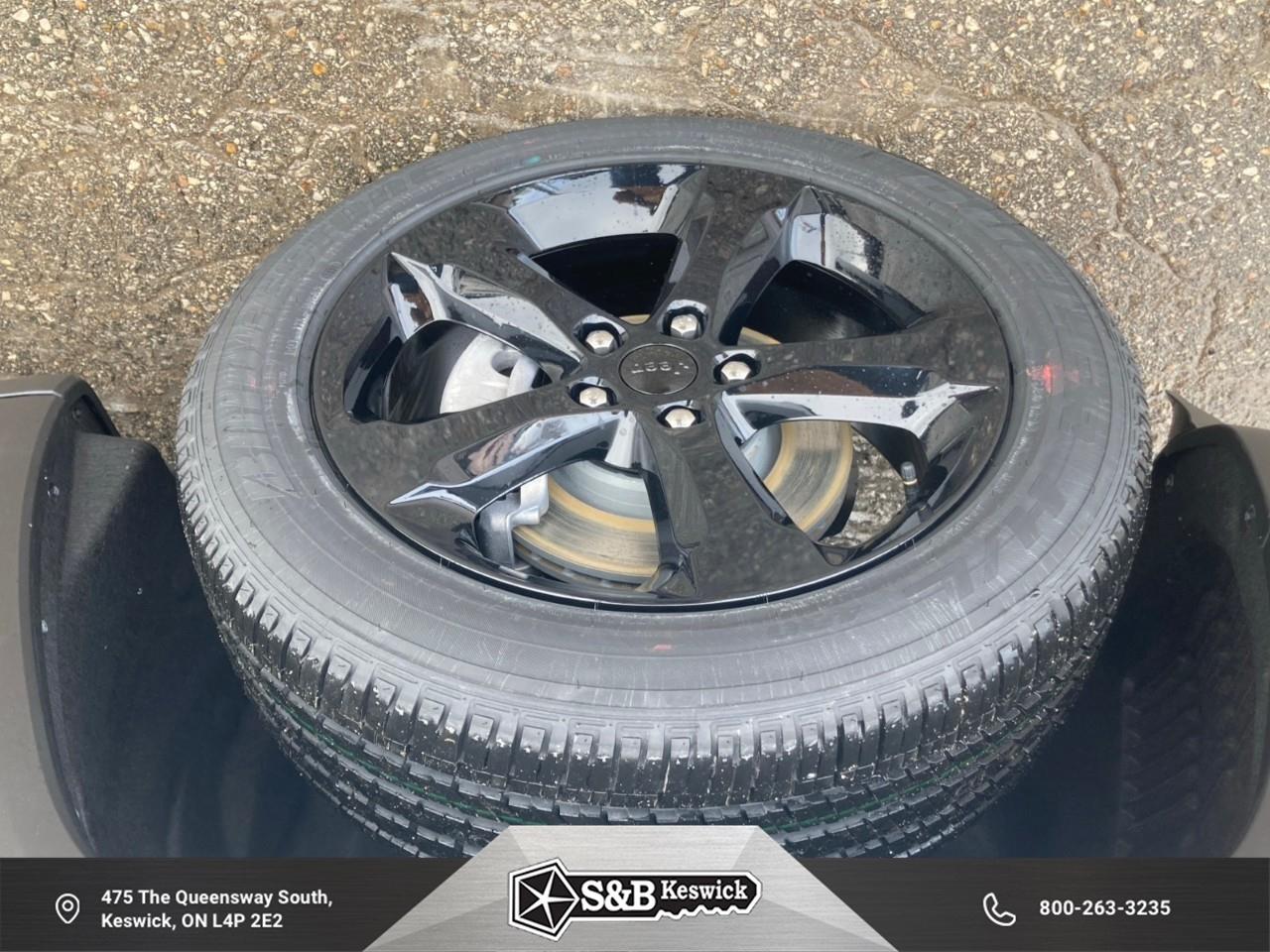 2025 Jeep Grand Cherokee Laredo 4dr 4x4 Photo