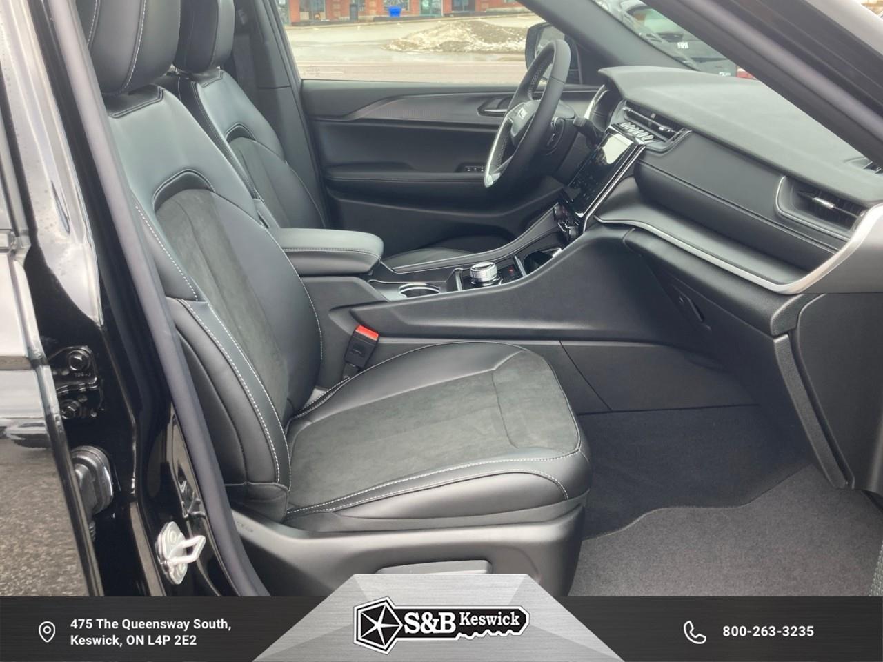 2025 Jeep Grand Cherokee Laredo 4dr 4x4 Photo