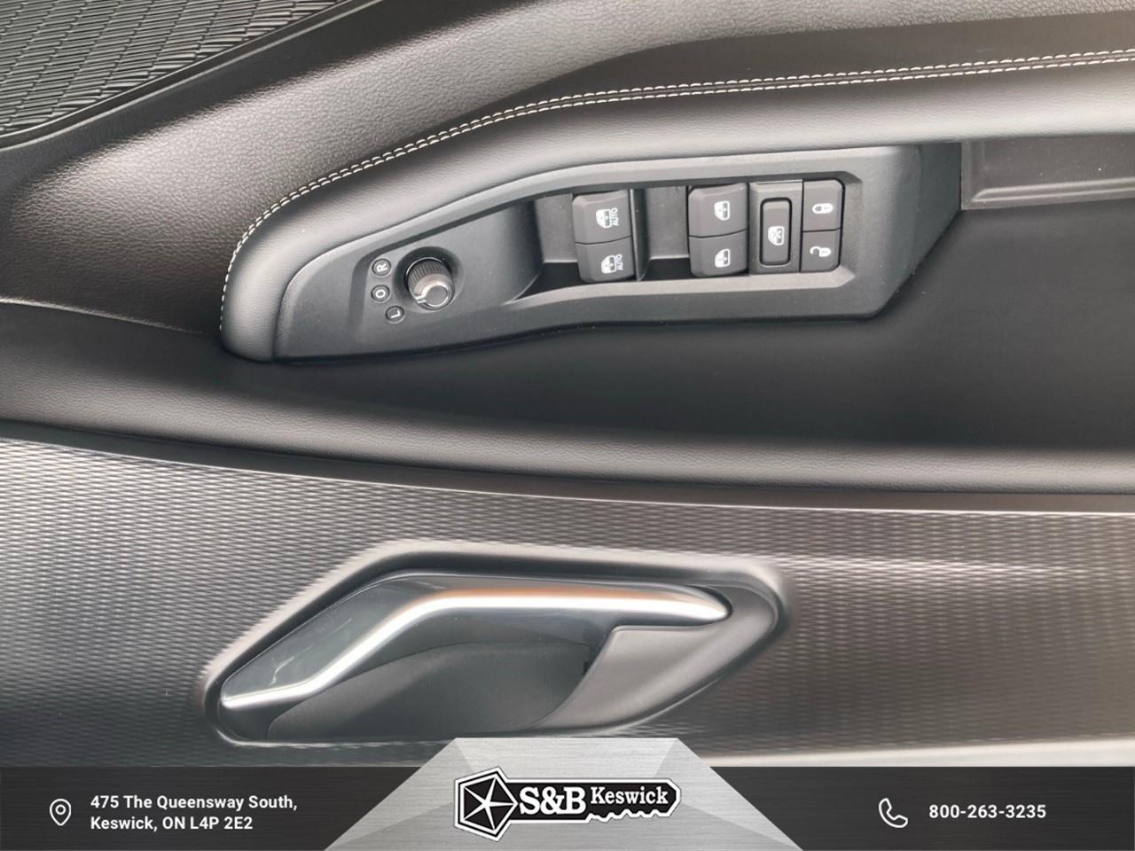 2025 Jeep Grand Cherokee Laredo 4dr 4x4 Photo