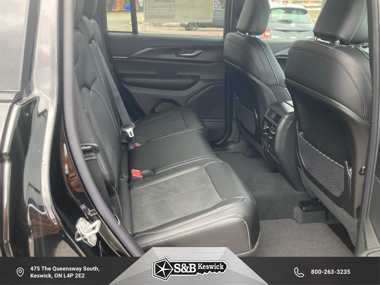 2025 Jeep Grand Cherokee Laredo 4dr 4x4 Photo