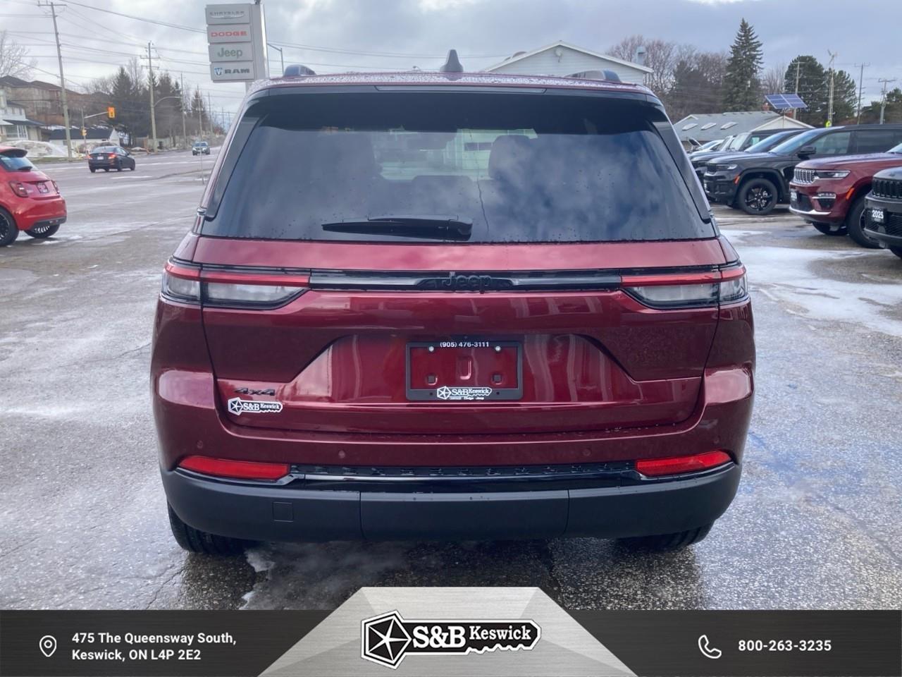 2025 Jeep Grand Cherokee Laredo 4dr 4x4 Photo