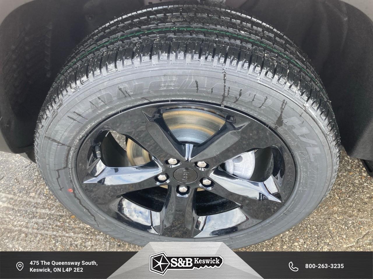 2025 Jeep Grand Cherokee Laredo 4dr 4x4 Photo