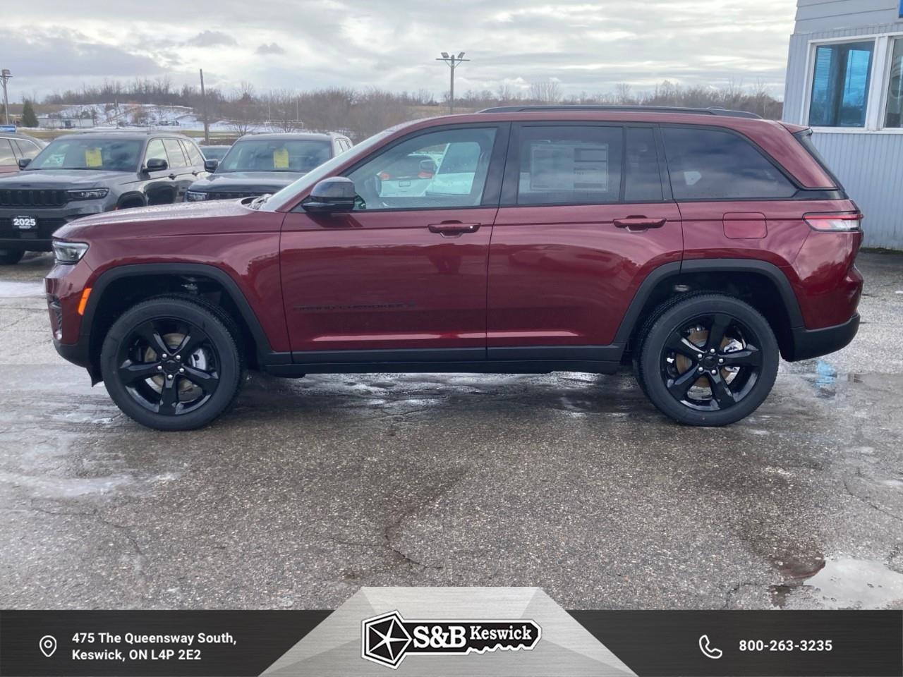 2025 Jeep Grand Cherokee Laredo 4dr 4x4 Photo