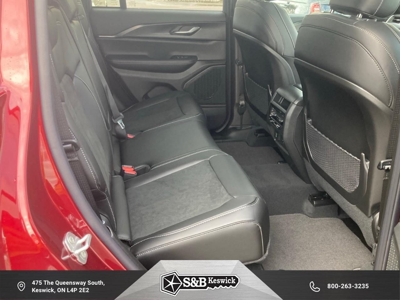 2025 Jeep Grand Cherokee Laredo 4dr 4x4 Photo
