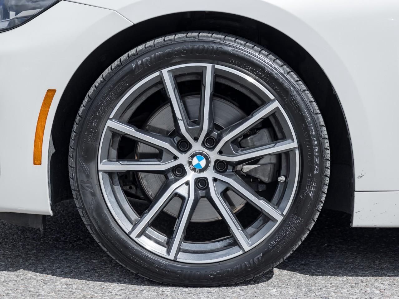 2024 BMW 230 i xDrive 2dr All-Wheel Drive Coupe Photo4