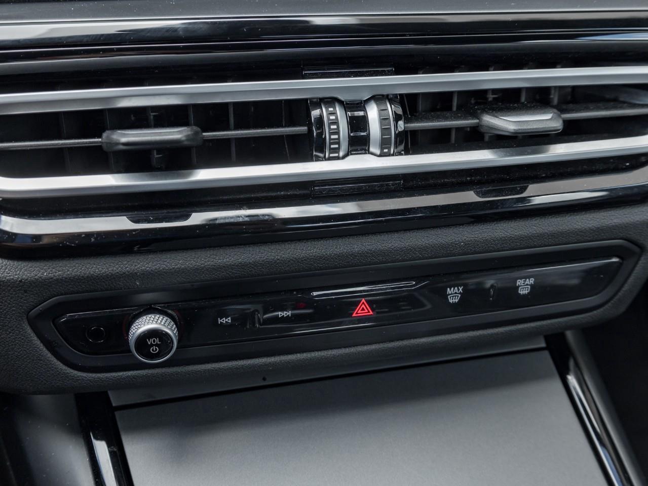 2024 BMW 230 i xDrive 2dr All-Wheel Drive Coupe Photo