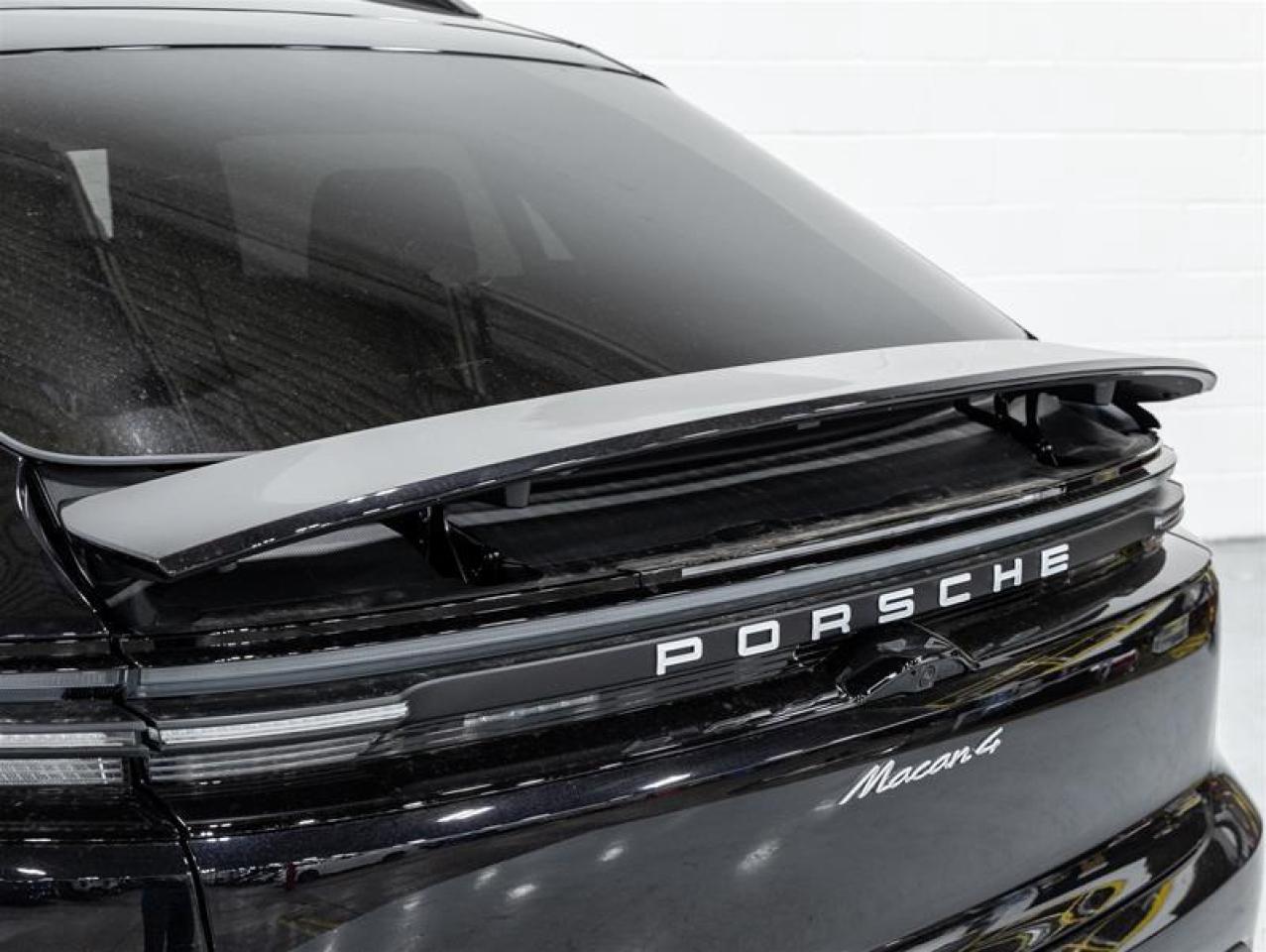 2024 Porsche Macan  Photo