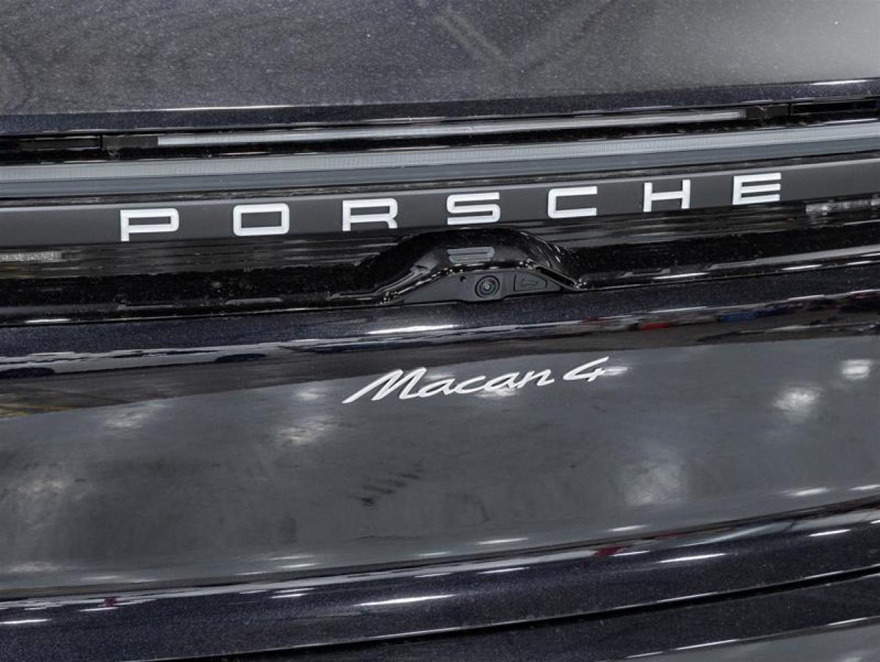 2024 Porsche Macan  Photo