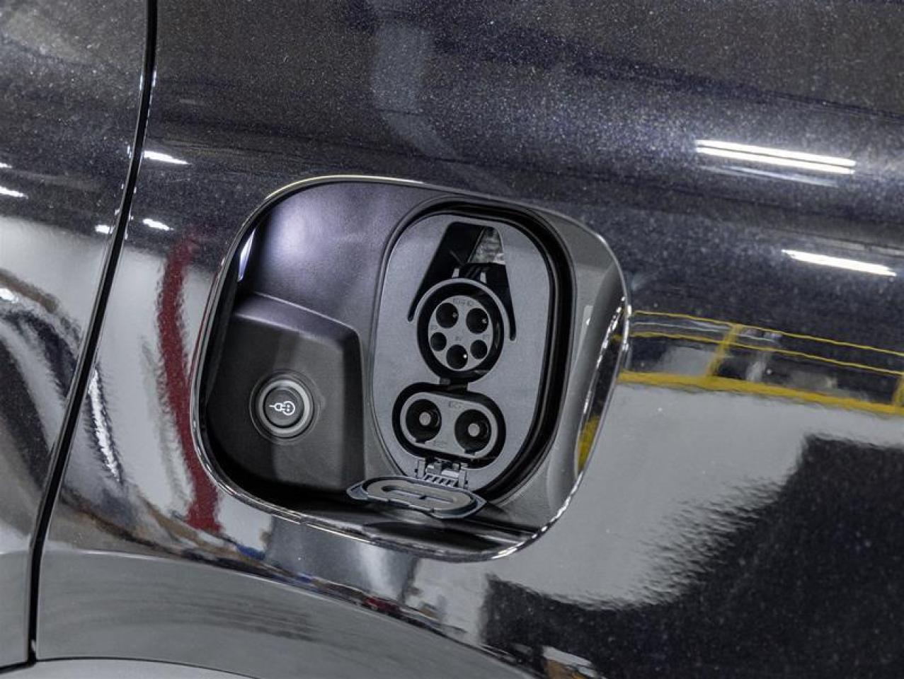 2024 Porsche Macan  Photo