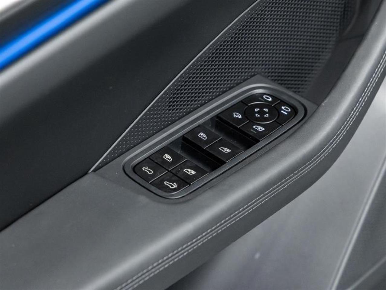 2024 Porsche Macan  Photo