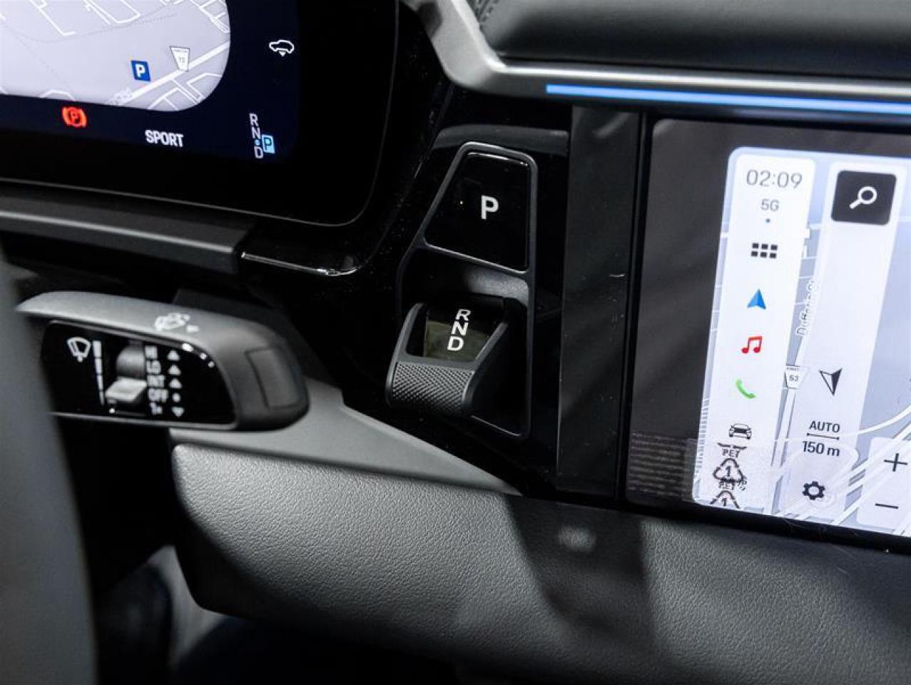 2024 Porsche Macan  Photo