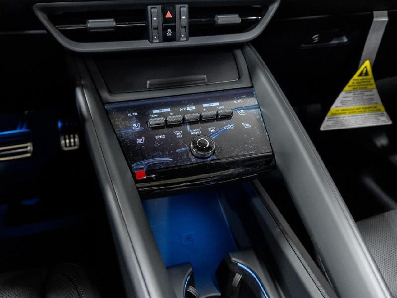 2024 Porsche Macan  Photo