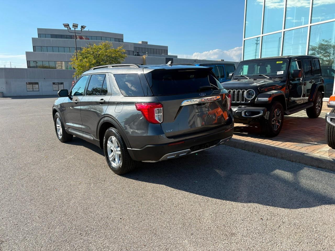 2020 Ford Explorer XLT 4DR 4X4 Photo3