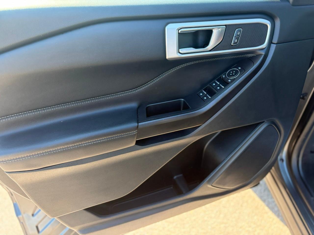 2020 Ford Explorer XLT 4DR 4X4 Photo