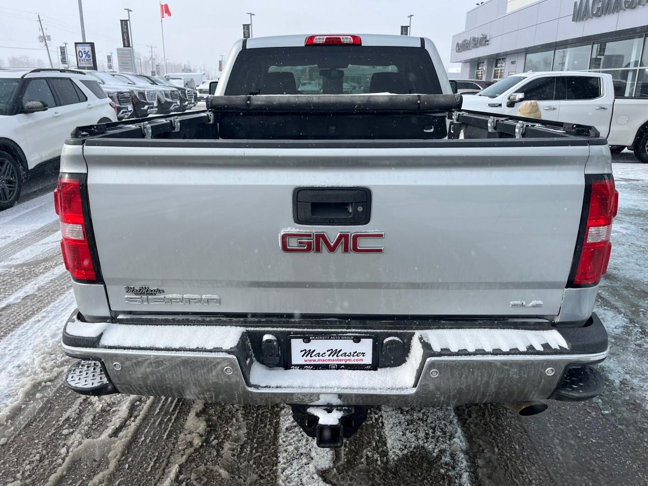 2017 GMC SIERRA 2500HD 4WD Double Cab Standard Box SLE Photo