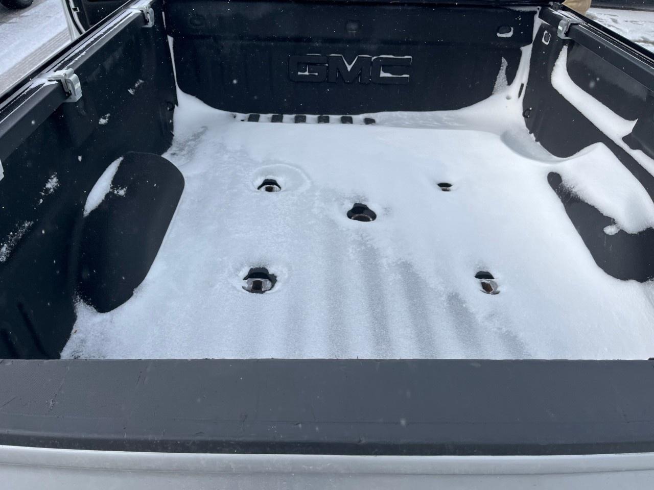 2017 GMC SIERRA 2500HD 4WD Double Cab Standard Box SLE Photo