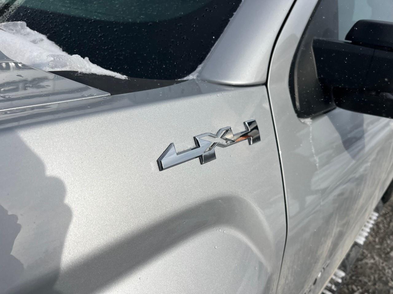 2017 GMC SIERRA 2500HD 4WD Double Cab Standard Box SLE Photo