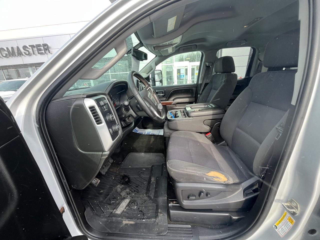 2017 GMC SIERRA 2500HD 4WD Double Cab Standard Box SLE Photo