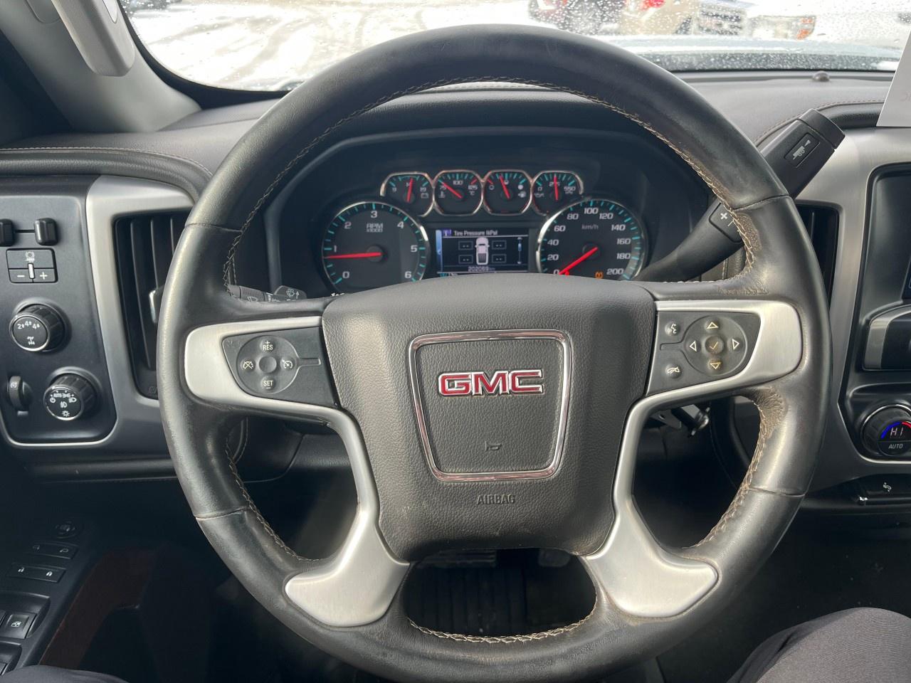 2017 GMC SIERRA 2500HD 4WD Double Cab Standard Box SLE Photo