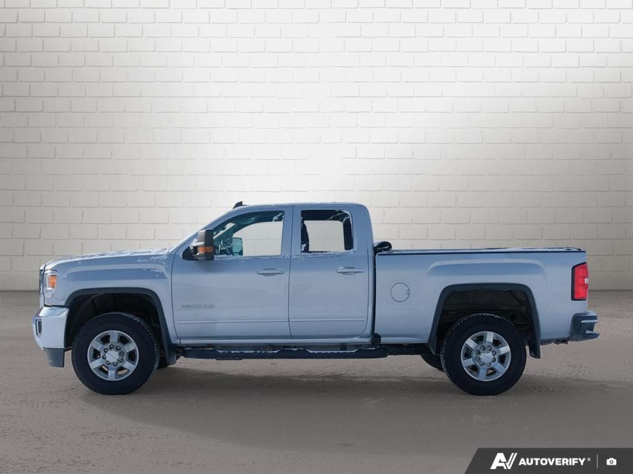 2017 GMC SIERRA 2500HD 4WD Double Cab Standard Box SLE Photo