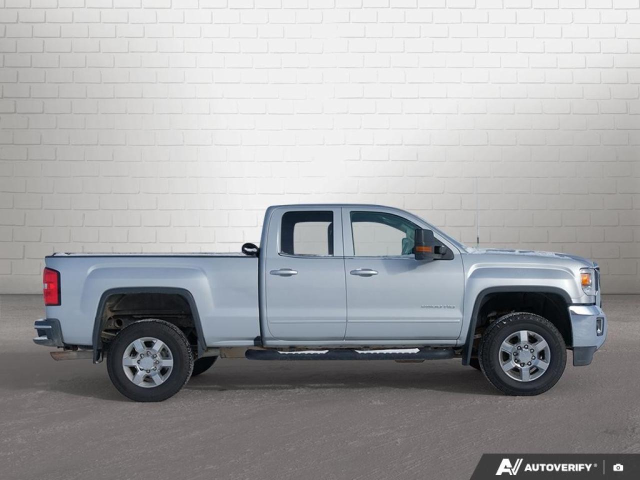 2017 GMC SIERRA 2500HD 4WD Double Cab Standard Box SLE Photo