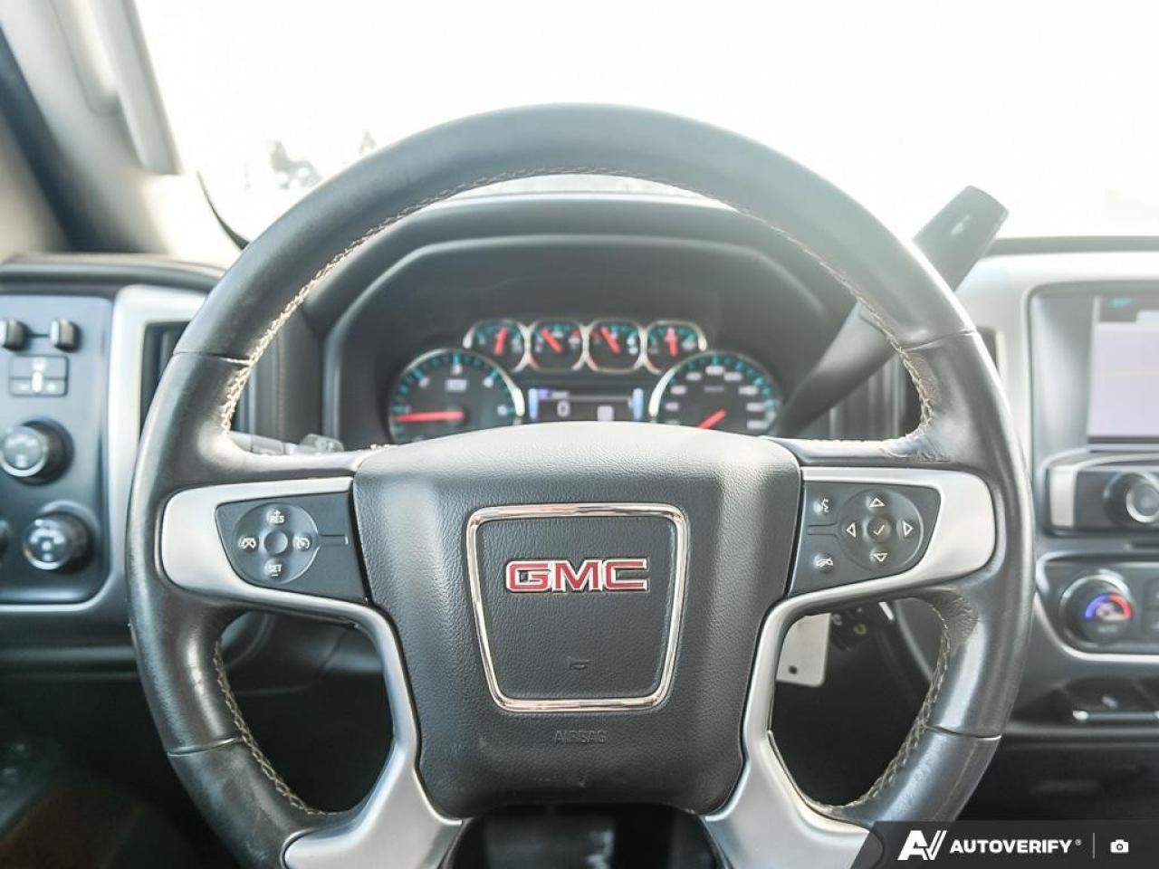 2017 GMC SIERRA 2500HD 4WD Double Cab Standard Box SLE Photo