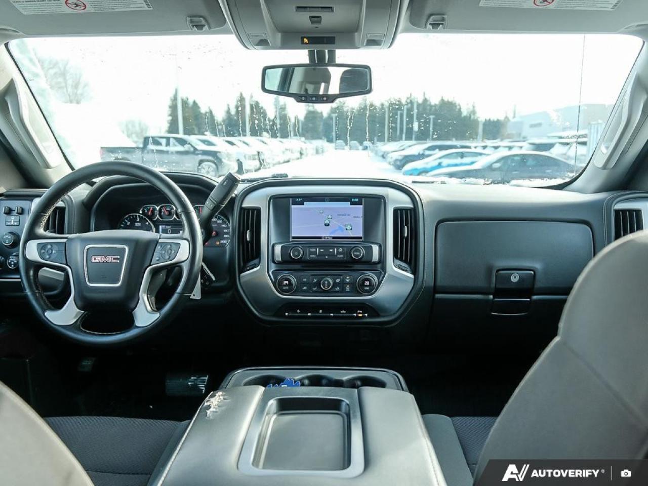 2017 GMC SIERRA 2500HD 4WD Double Cab Standard Box SLE Photo