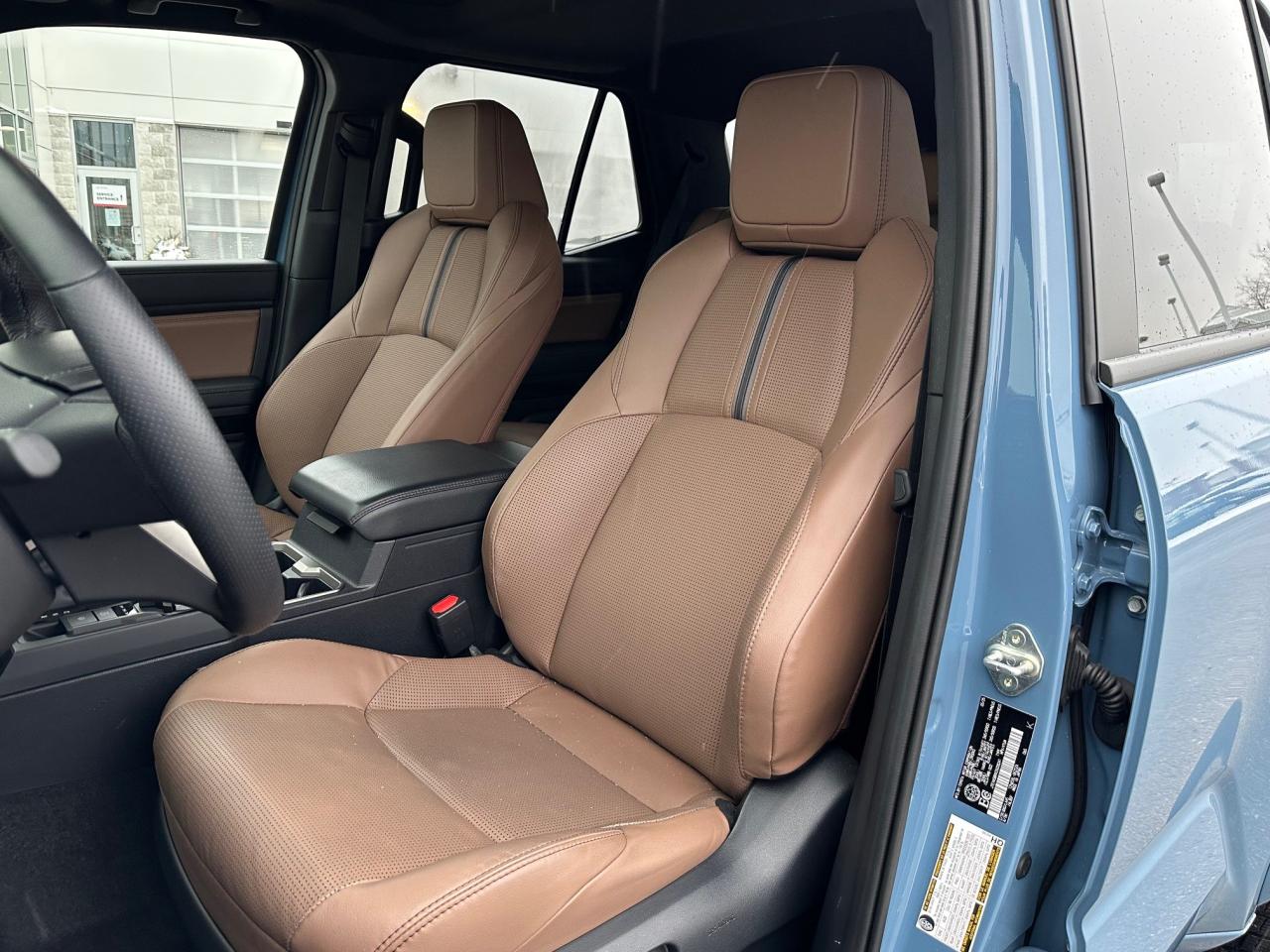 2025 Toyota 4Runner Base 4dr 4x4 Photo