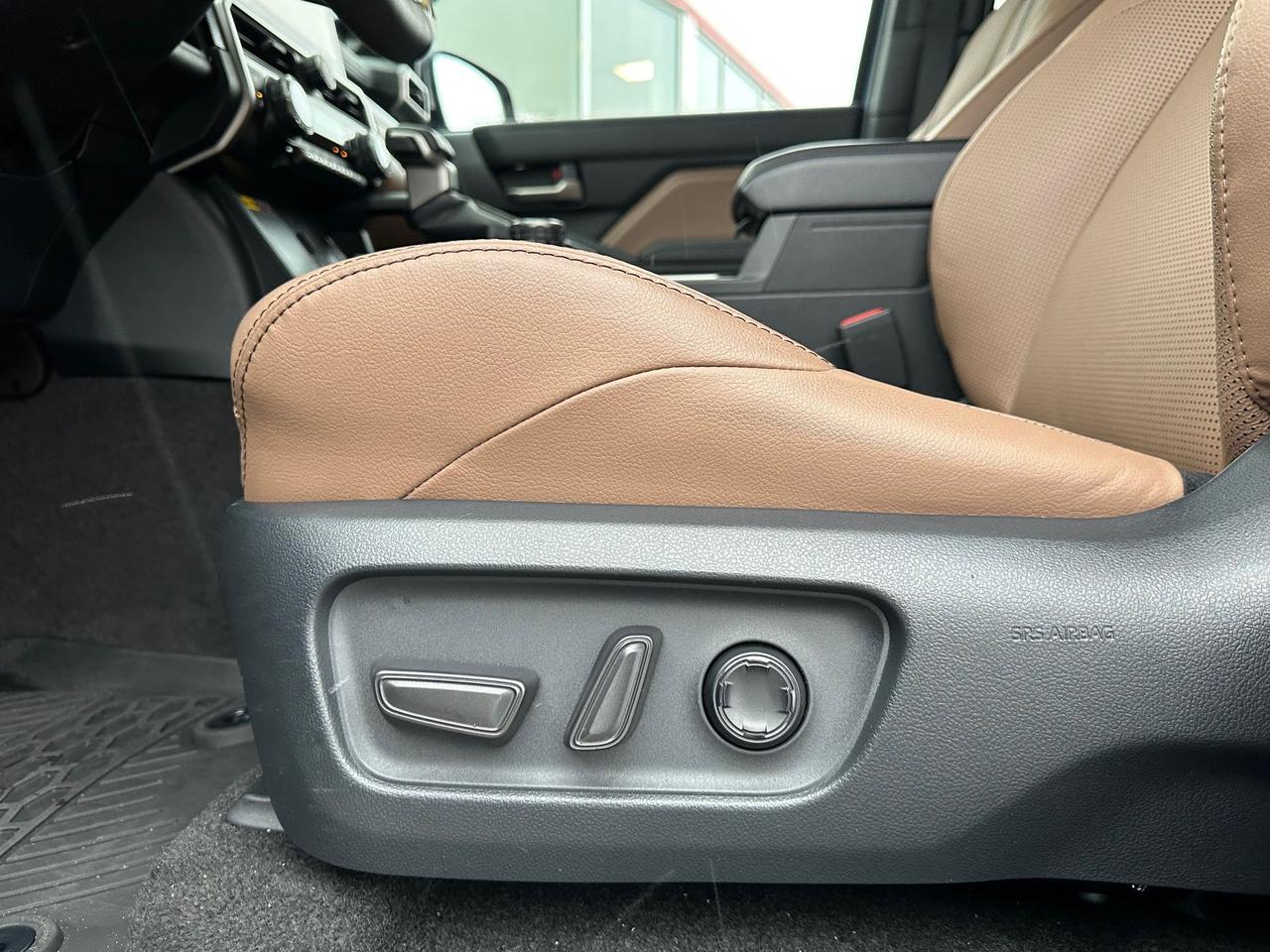 2025 Toyota 4Runner Base 4dr 4x4 Photo