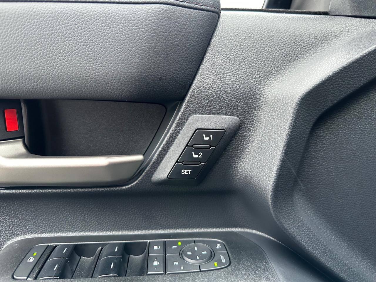 2025 Toyota 4Runner Base 4dr 4x4 Photo