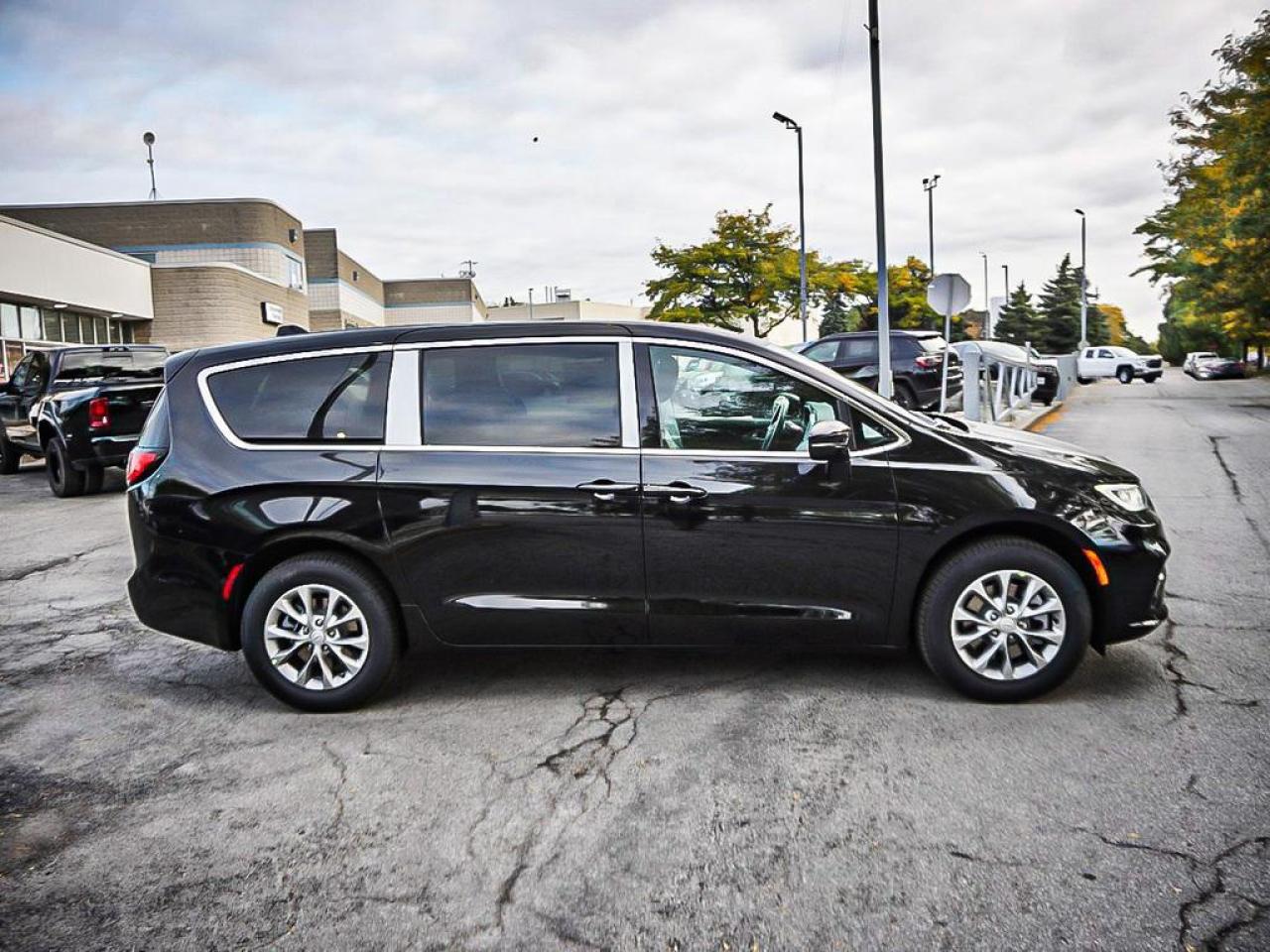 2026 Chrysler Pacifica  Photo