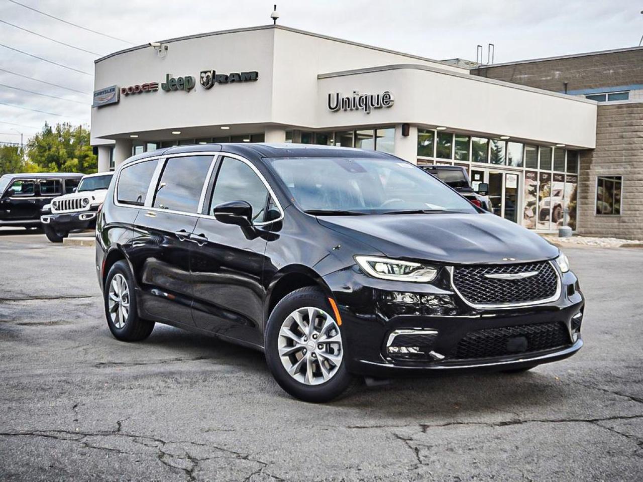 2026 Chrysler Pacifica  Photo