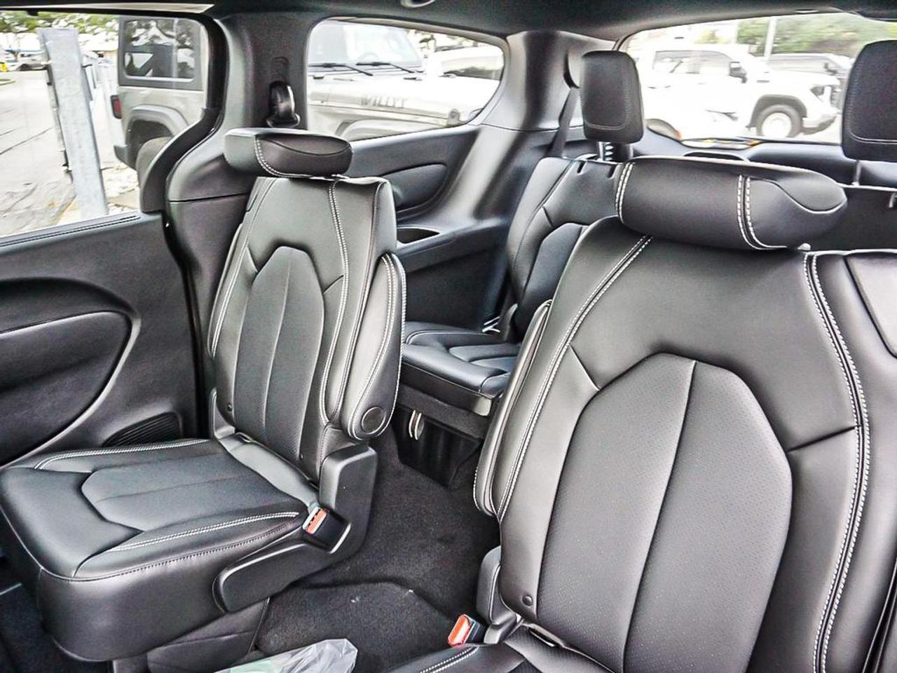 2026 Chrysler Pacifica  Photo