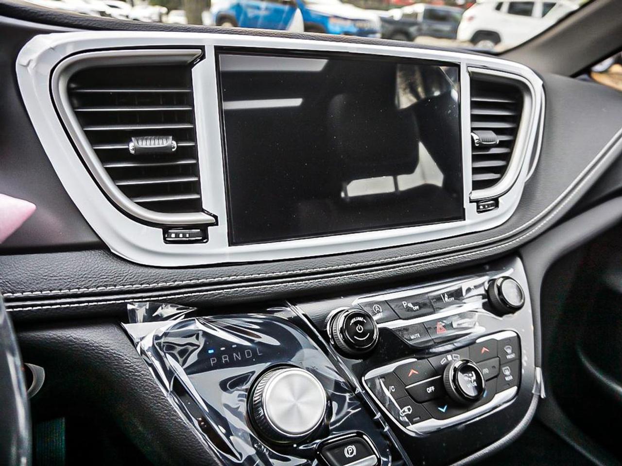 2026 Chrysler Pacifica  Photo