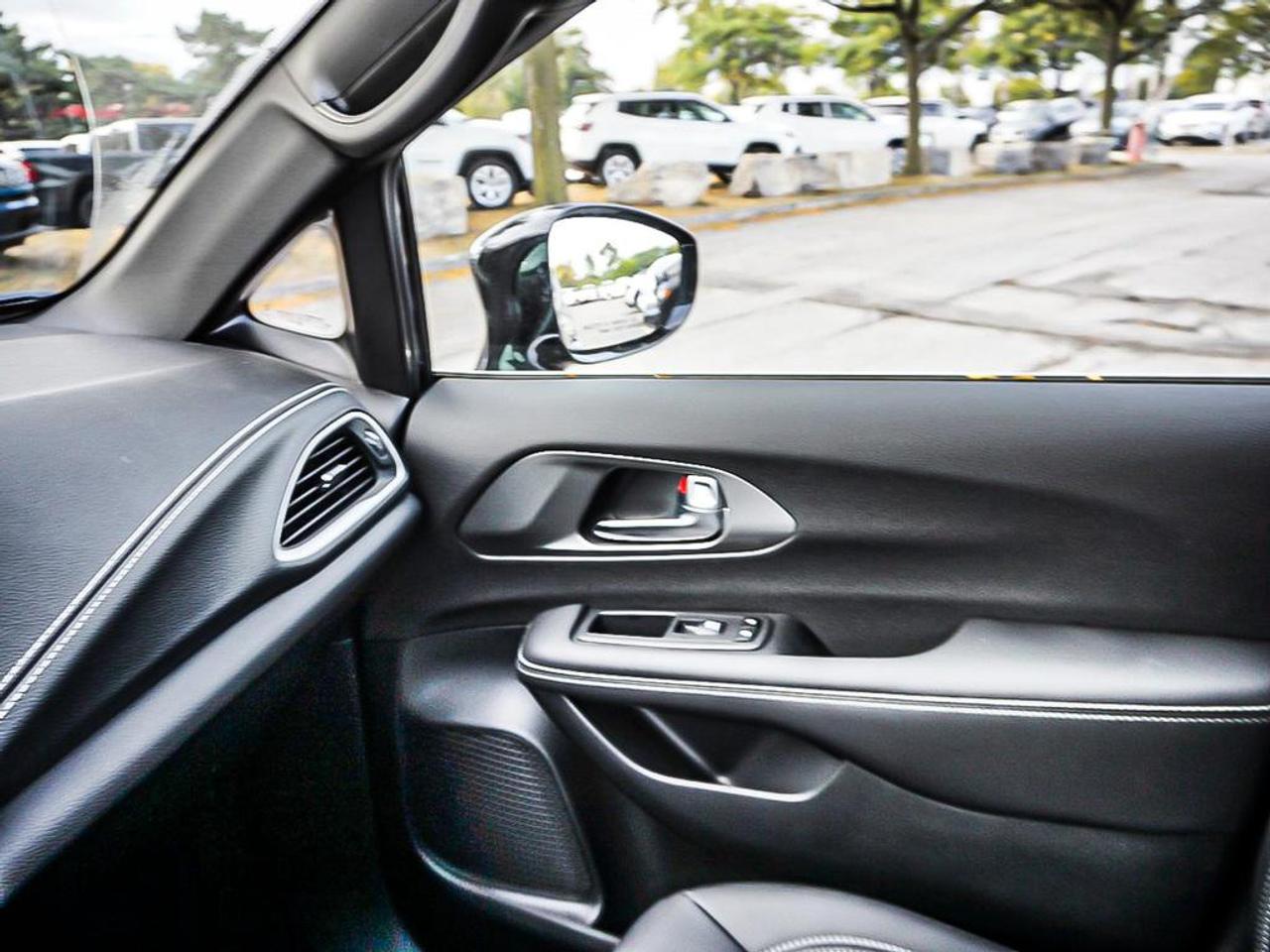 2026 Chrysler Pacifica  Photo