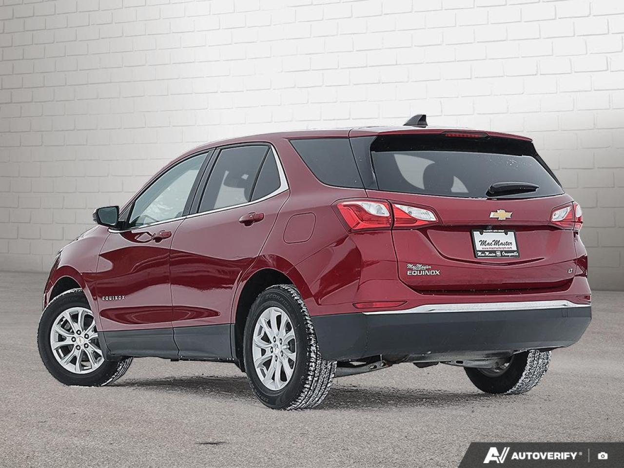 2018 Chevrolet Equinox FWD 4dr LT w/1LT Photo2