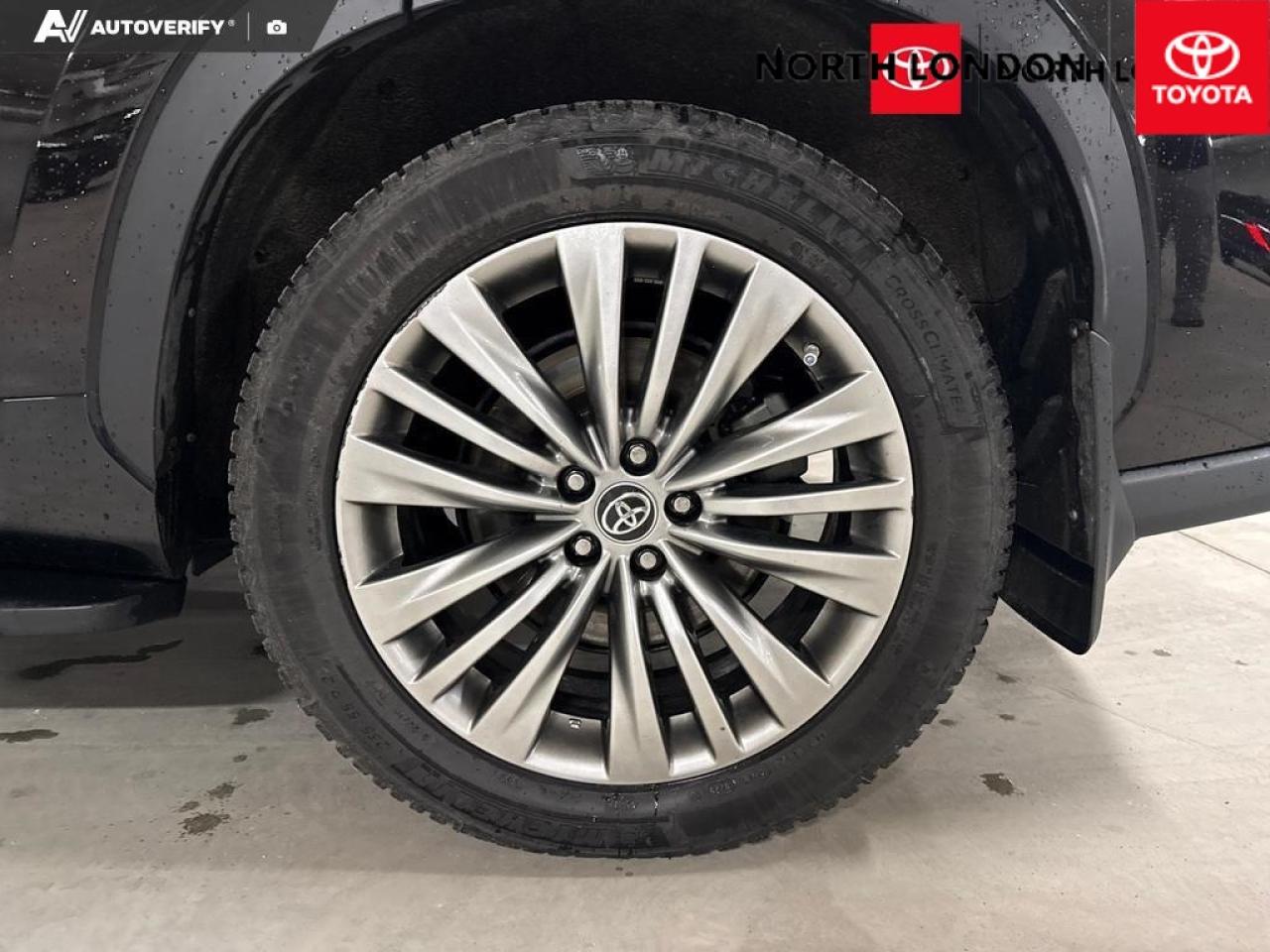 2021 Toyota Highlander Hybrid Limited 4dr All-Wheel Drive Photo