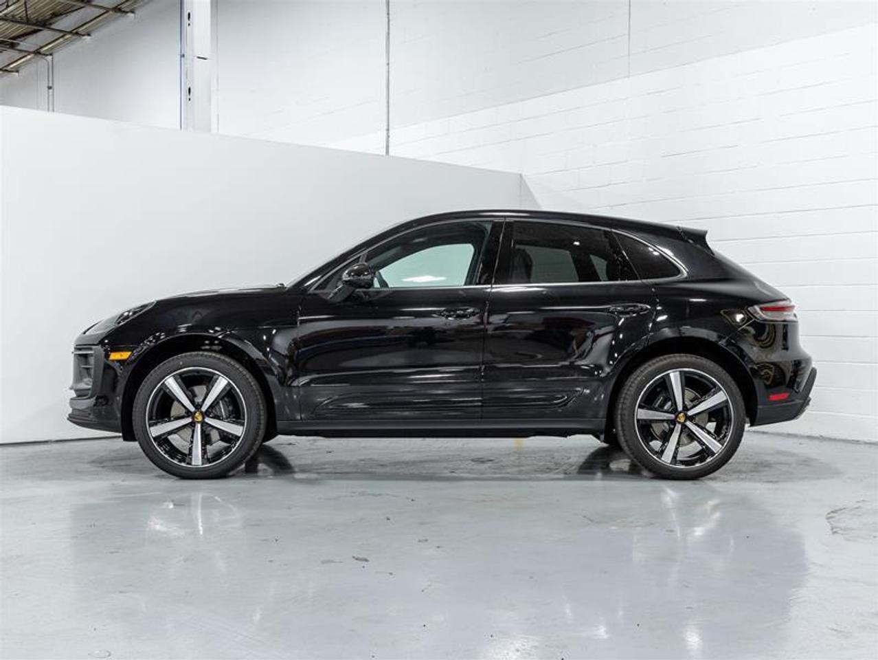 2025 Porsche Macan  Photo