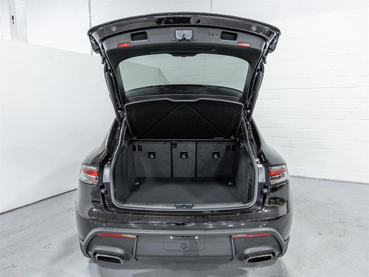 2025 Porsche Macan  Photo