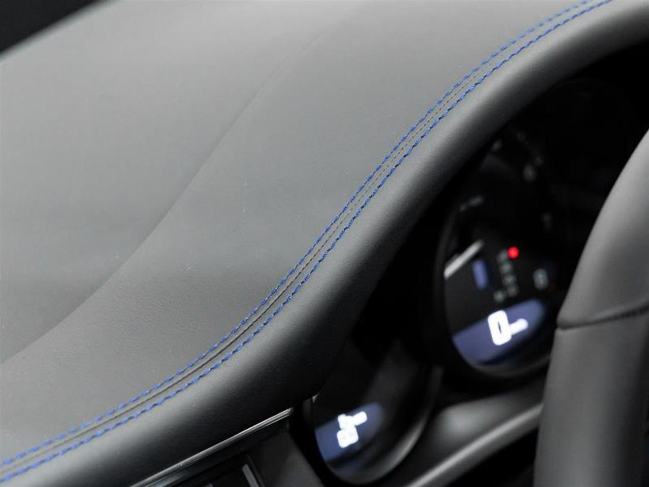 2025 Porsche Macan  Photo