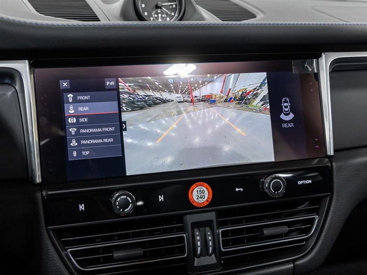 2025 Porsche Macan  Photo