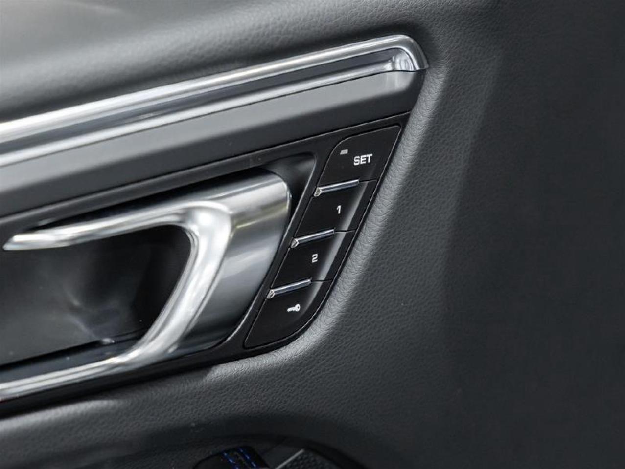 2025 Porsche Macan  Photo