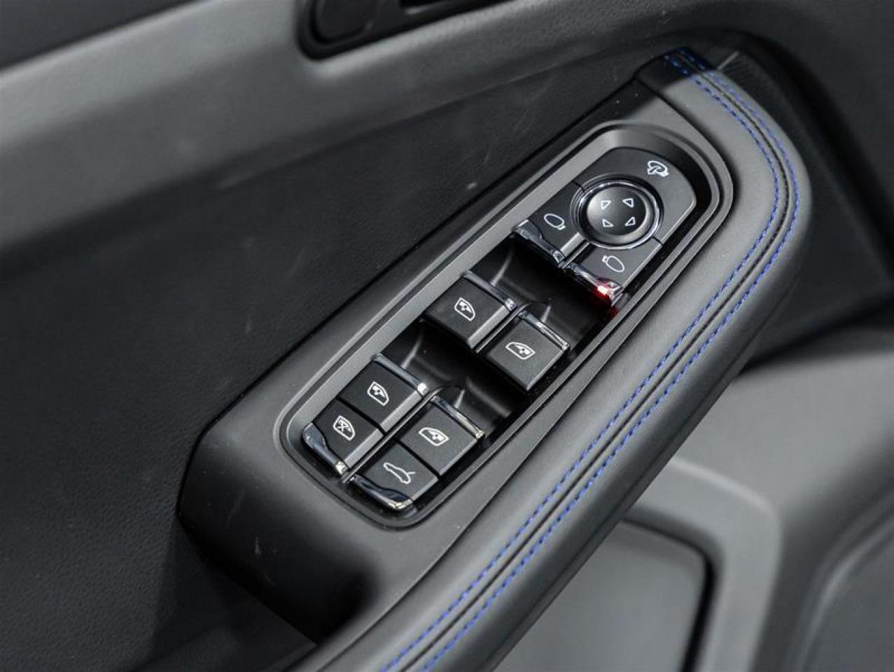 2025 Porsche Macan  Photo