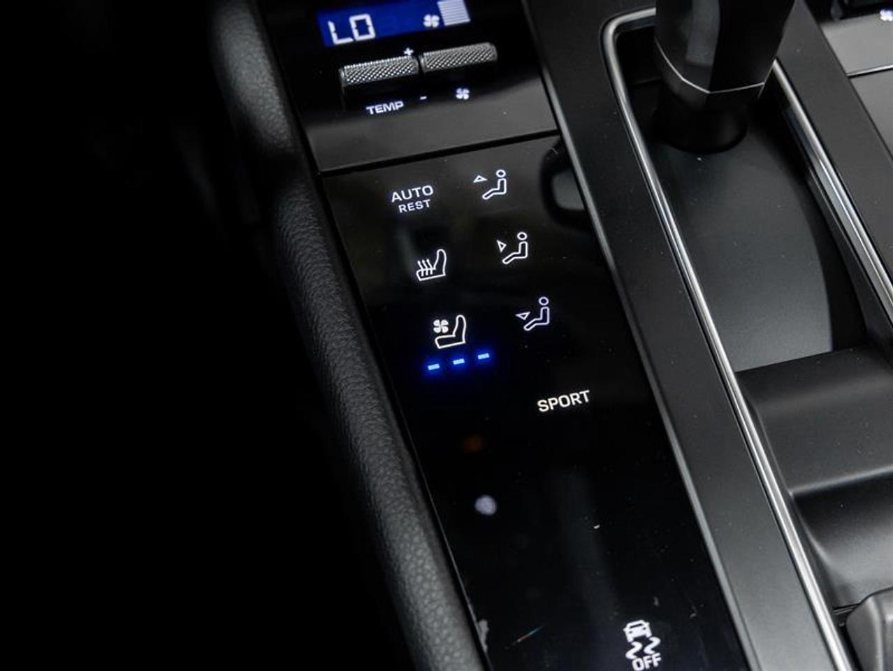 2025 Porsche Macan  Photo