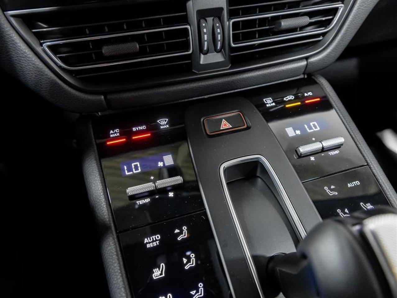 2025 Porsche Macan  Photo