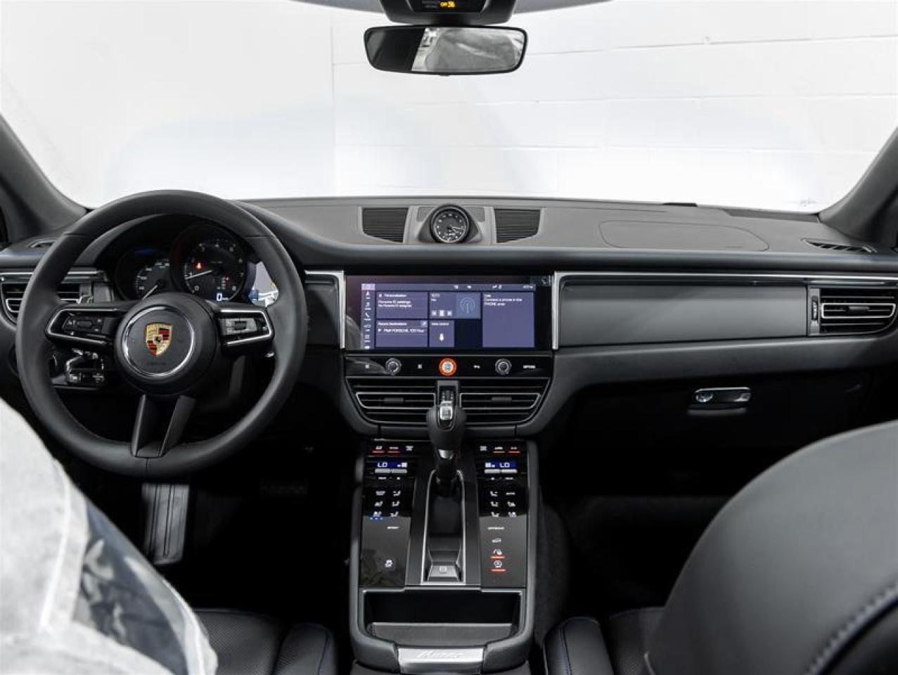 2025 Porsche Macan  Photo