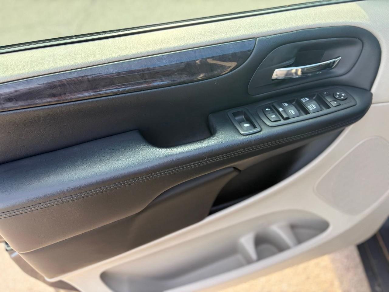 2019 Dodge Grand Caravan CVP/SXT Passenger Van Photo