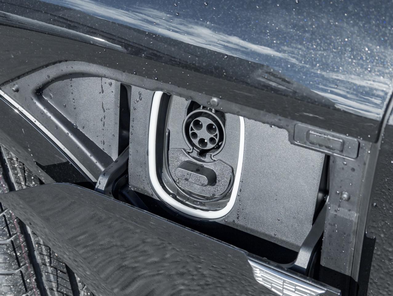 2026 Cadillac LYRIQ Premium Sport 4dr Photo3