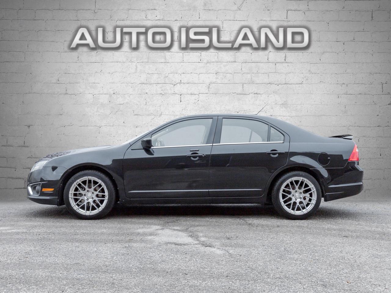 2012 Ford Fusion SEL AWD, LEATHER, SUNROOF Photo